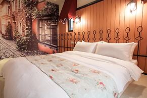 Happiness station B&B