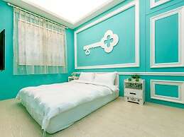 Happiness station B&B