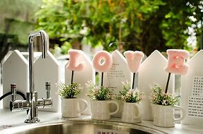 Happiness station B&B