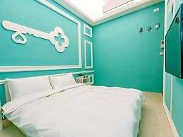 Happiness station B&B