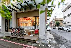 Happiness station B&B