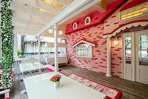 Happiness station B&B