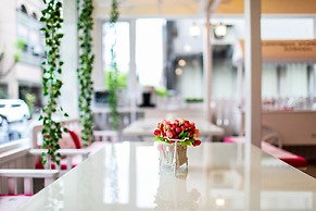 Happiness station B&B