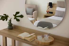“Kiotari Miraluna Beach Resort”
