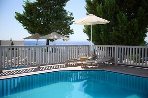 “Kiotari Miraluna Beach Resort”
