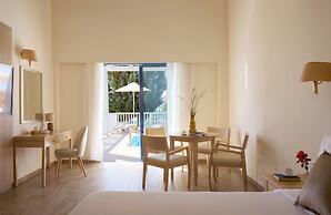 “Kiotari Miraluna Beach Resort”