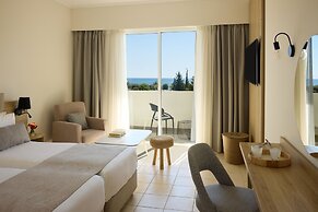 “Kiotari Miraluna Beach Resort”
