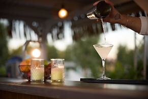 “Kiotari Miraluna Beach Resort”