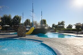 “Kiotari Miraluna Beach Resort”