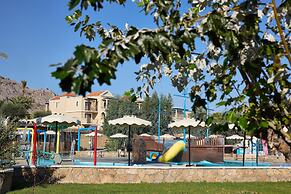 “Kiotari Miraluna Beach Resort”