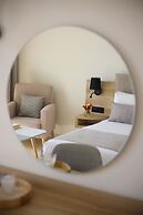 “Kiotari Miraluna Beach Resort”