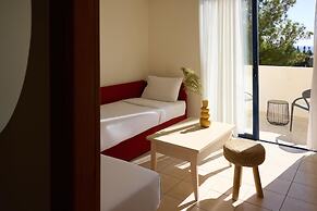“Kiotari Miraluna Beach Resort”