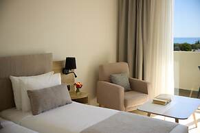 “Kiotari Miraluna Beach Resort”