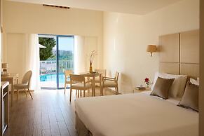 “Kiotari Miraluna Beach Resort”