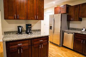 Luxury 2 Bedroom - 2 Bath Apartment Fenway- Boston