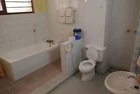 Nanda Wunn Hotel - Hostel