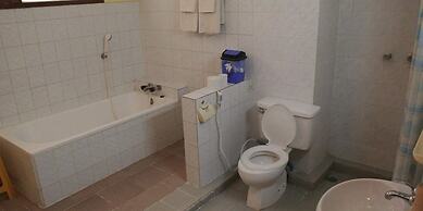 Nanda Wunn Hotel - Hostel