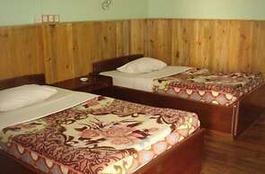 Nanda Wunn Hotel - Hostel