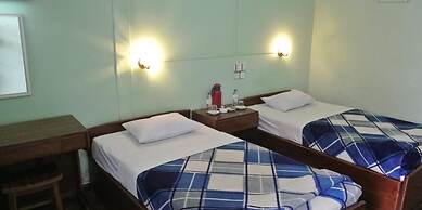 Nanda Wunn Hotel - Hostel