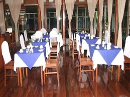 Nanda Wunn Hotel - Hostel