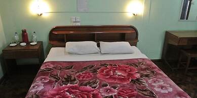Nanda Wunn Hotel - Hostel