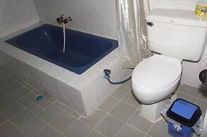 Nanda Wunn Hotel - Hostel