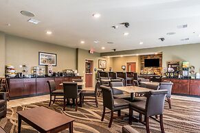 Cobblestone Hotel & Suites - Greenville