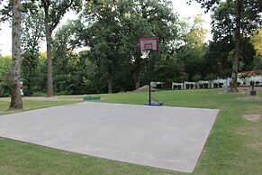 Candlewyck Cove Resort