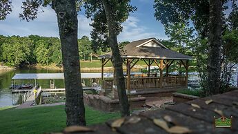 Candlewyck Cove Resort