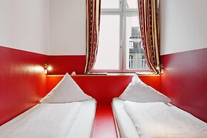 Ballhaus Berlin Hostel