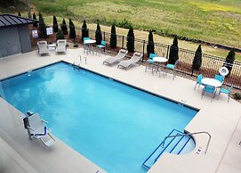 Holiday Inn Express & Suites Hendersonville SE - Flat Rock by IHG