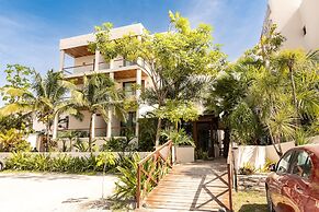 Aquastar Hotel & Apartments