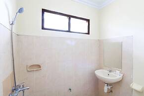 Super OYO 1654 Maha Bharata Kuta Inn