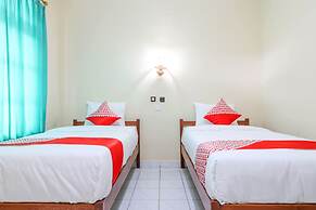 Super OYO 1654 Maha Bharata Kuta Inn