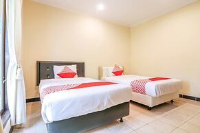 Super OYO 1654 Maha Bharata Kuta Inn