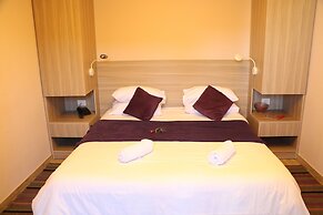 HOtello Guest Suites