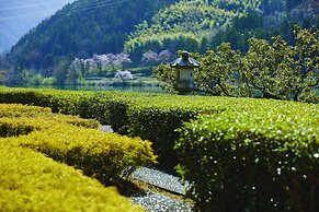 River Retreat GARAKU