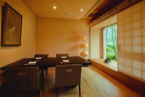 River Retreat GARAKU