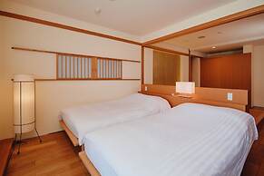 River Retreat GARAKU