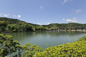 River Retreat GARAKU