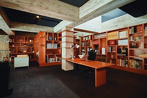 River Retreat GARAKU