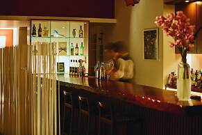 River Retreat GARAKU