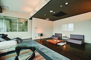 River Retreat GARAKU