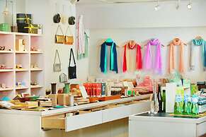 River Retreat GARAKU