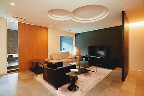 River Retreat GARAKU