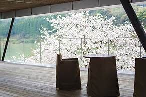 River Retreat GARAKU