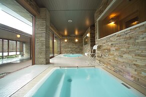 River Retreat GARAKU