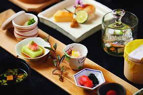 River Retreat GARAKU