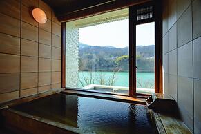 River Retreat GARAKU