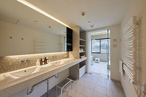 River Retreat GARAKU